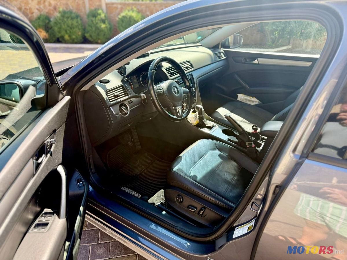 2014' Volkswagen Passat photo #3