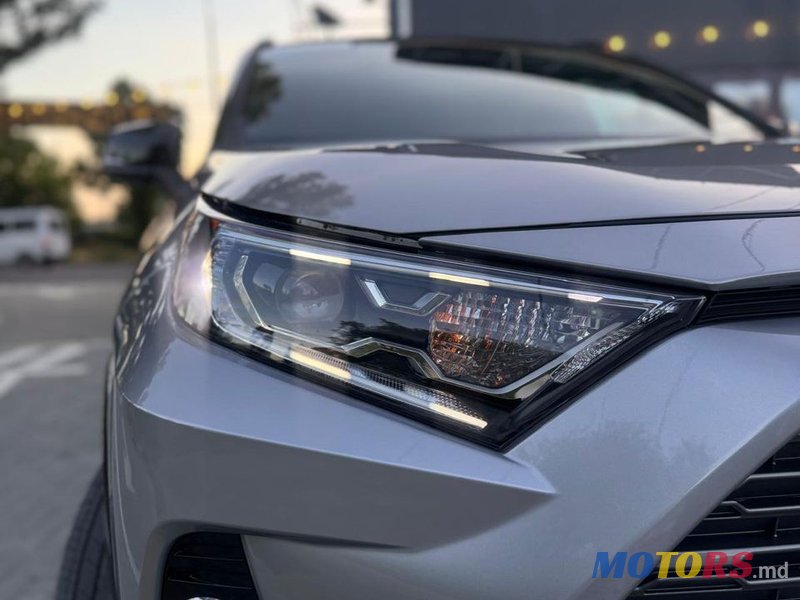 2021' Toyota RAV4 photo #4