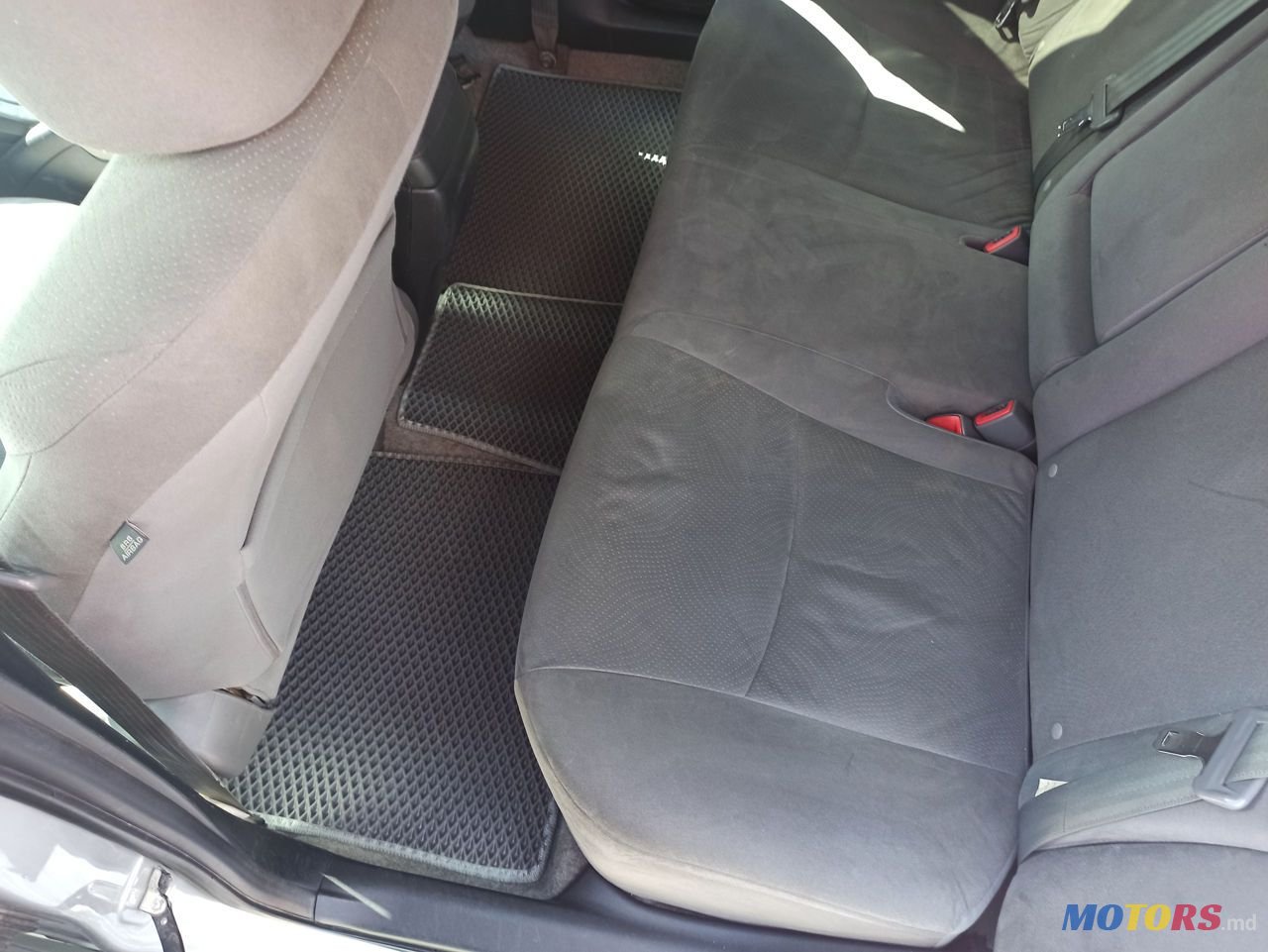 2012' Toyota Prius photo #5