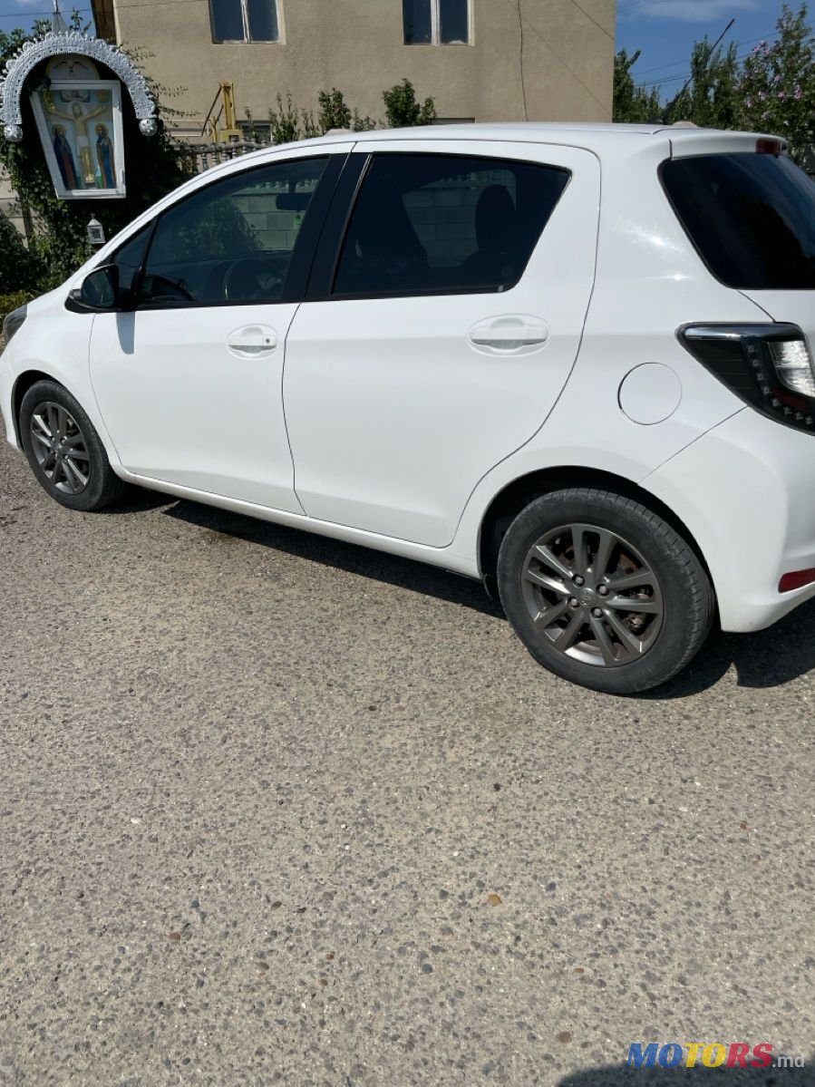 2014' Toyota Yaris photo #5