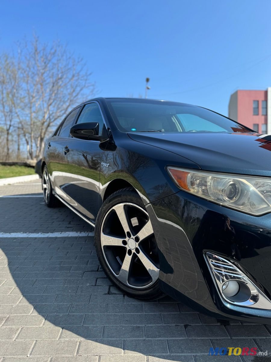 2013' Toyota Camry photo #2