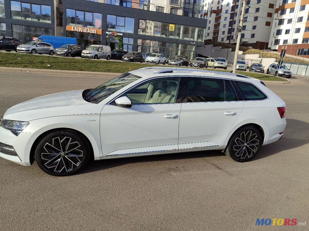 2019' Skoda Superb photo #5