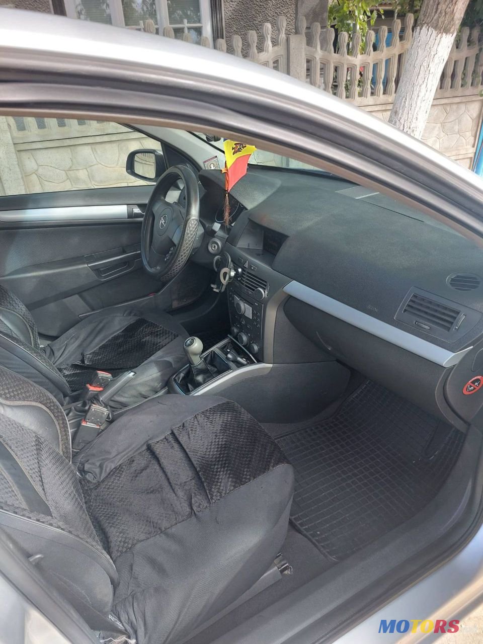 2005' Opel Astra photo #2