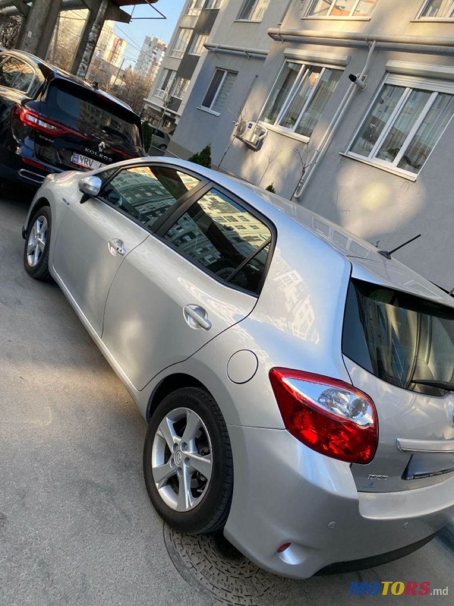2010' Toyota Auris photo #1