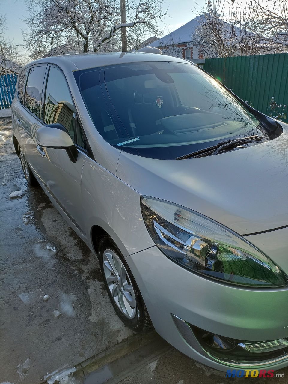 2012' Renault Grand Scenic photo #3