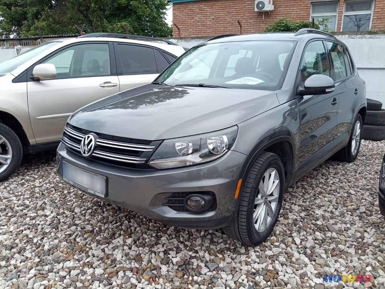 2017' Volkswagen Tiguan photo #1