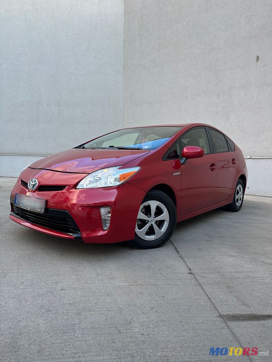2012' Toyota Prius photo #3