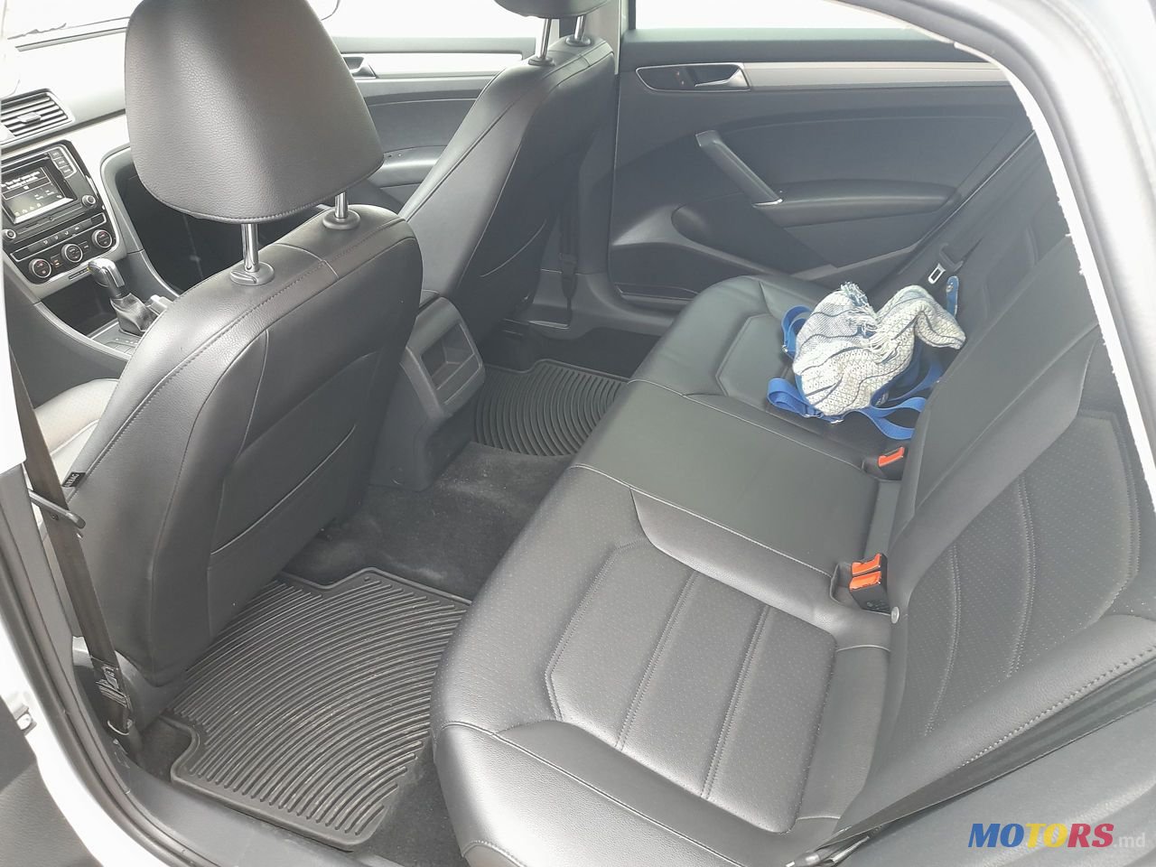 2017' Volkswagen Passat photo #6