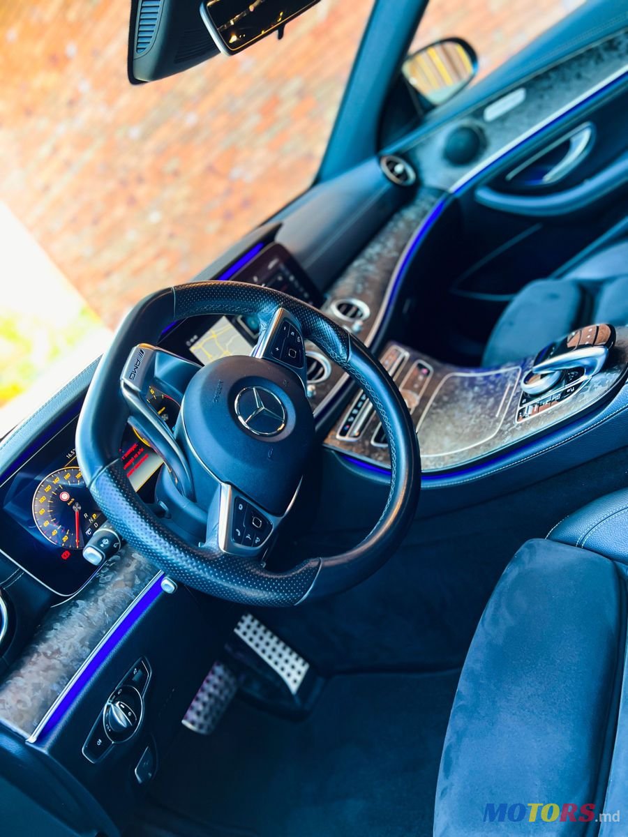 2019' Mercedes-Benz E Класс photo #5