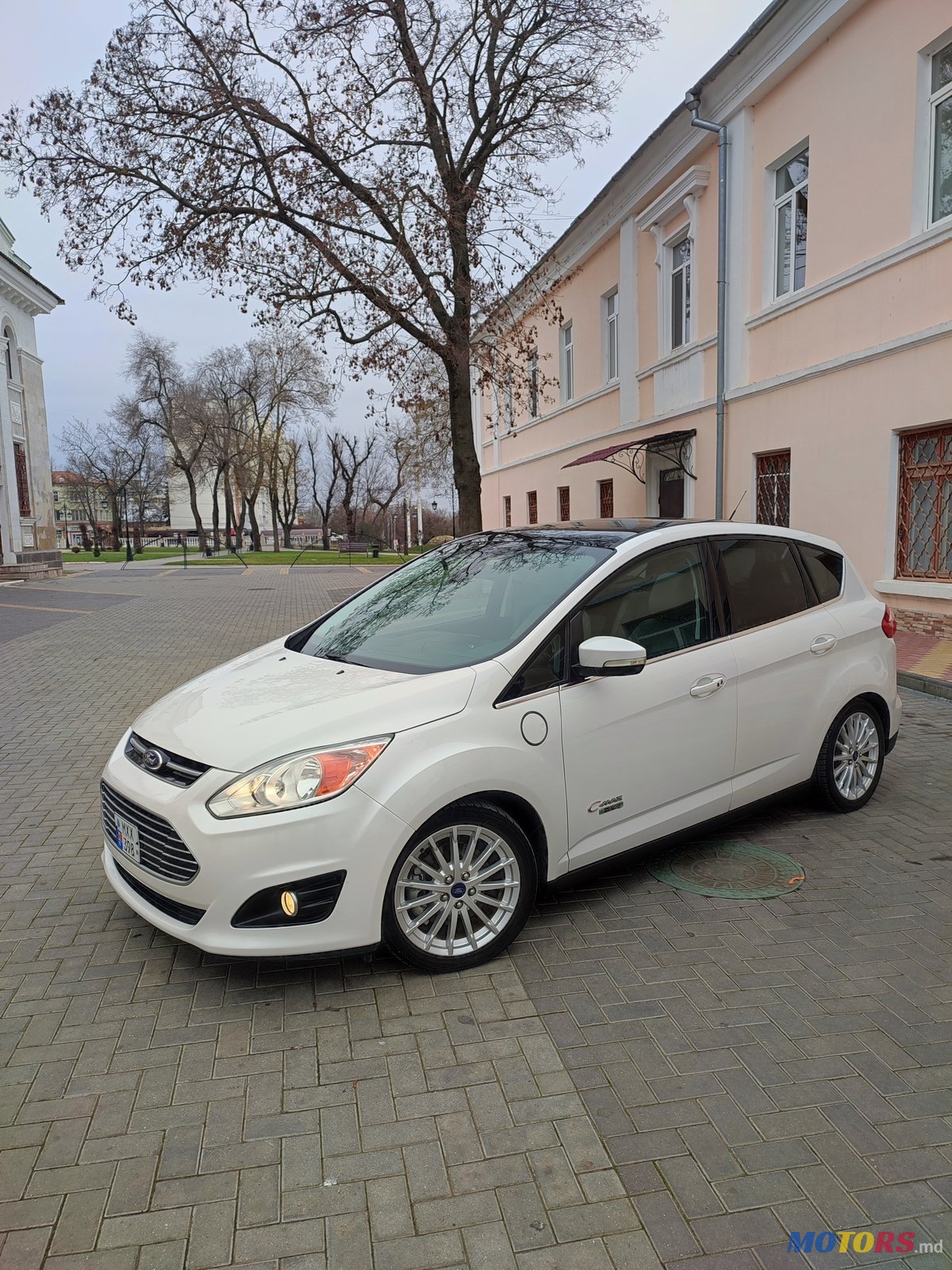 2013' Ford C-MAX Hybrid photo #1