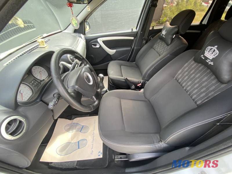 2010' Dacia Logan Mcv photo #5