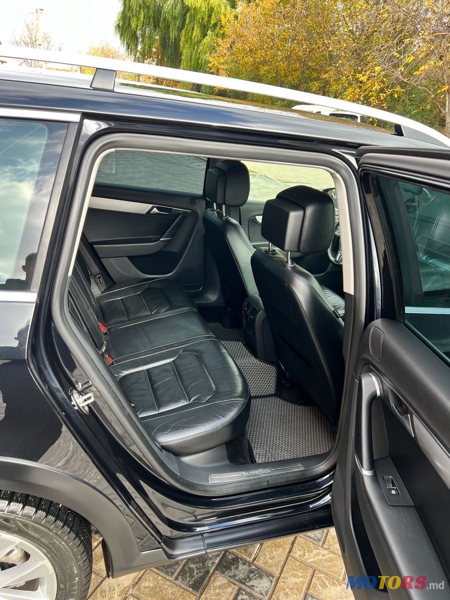 2012' Volkswagen Passat photo #6