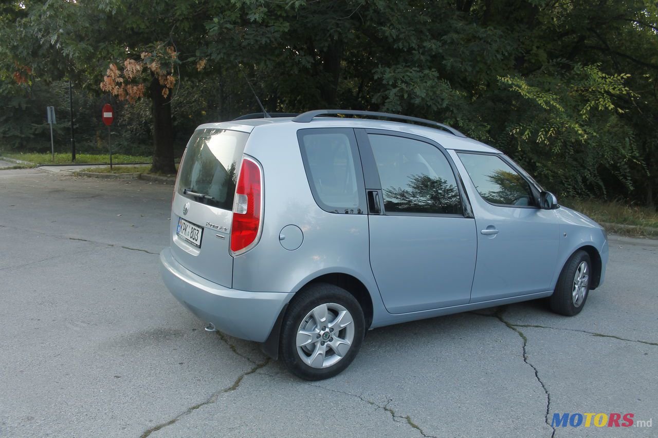 2011' Skoda Fabia photo #5