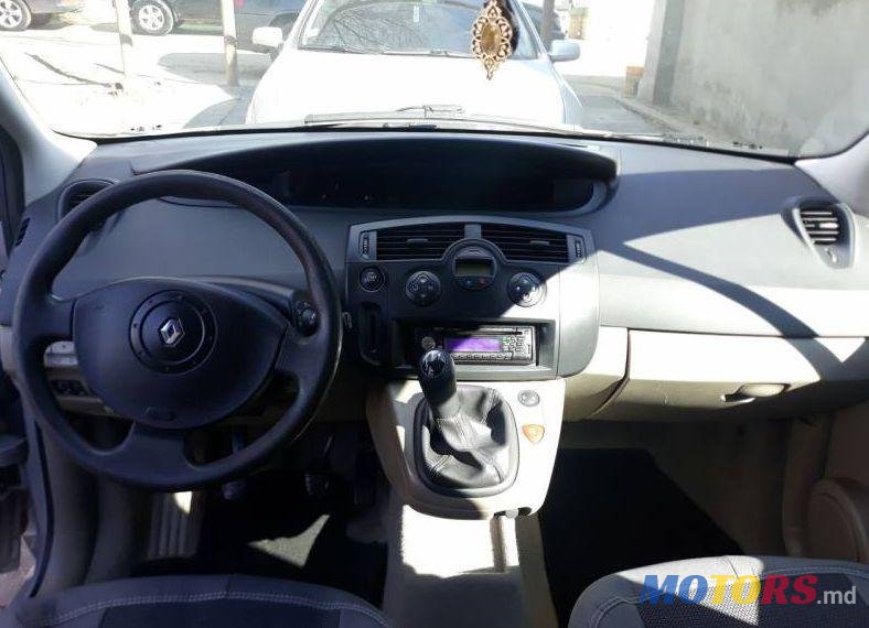 2005' Renault Scenic photo #2