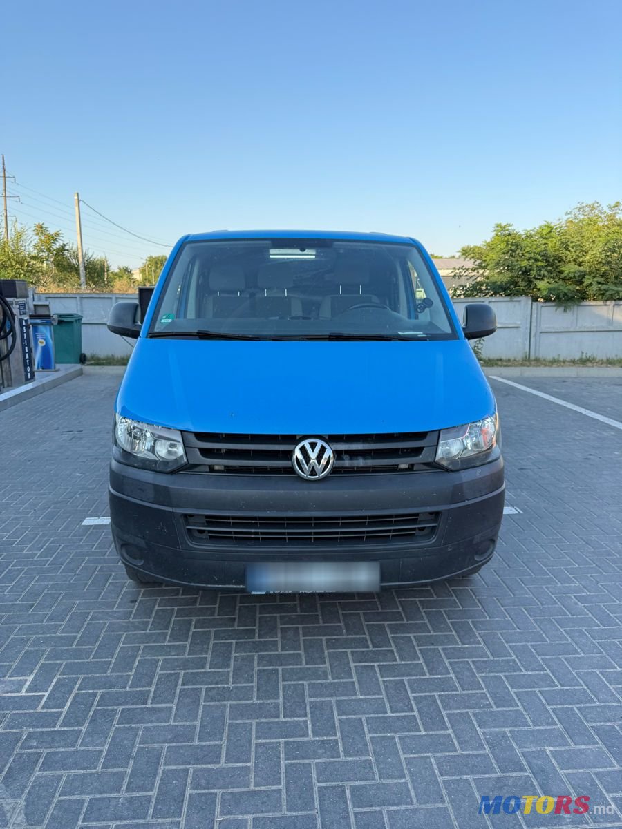 2015' Volkswagen Transporter photo #1