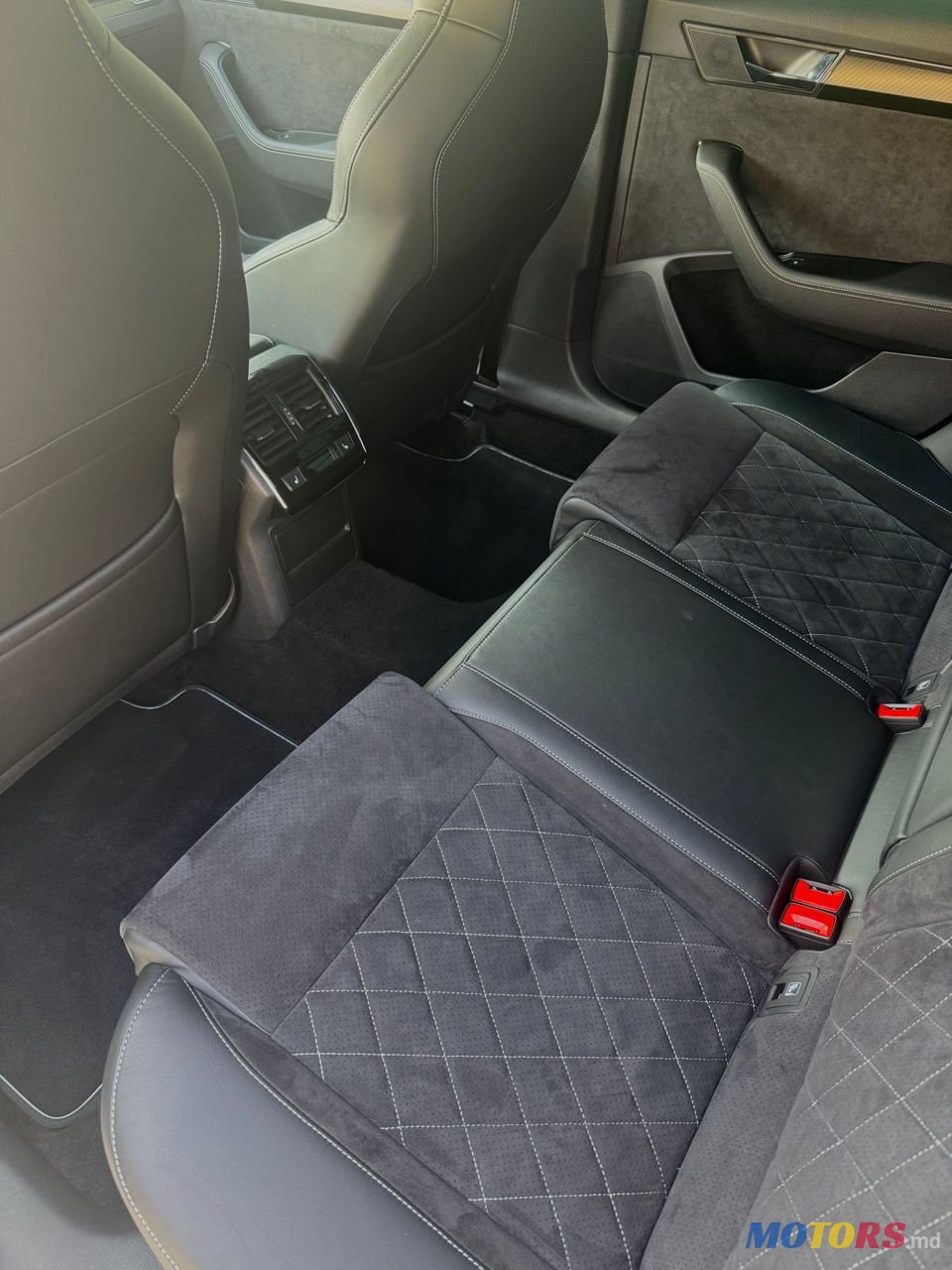 2020' Skoda Superb photo #6