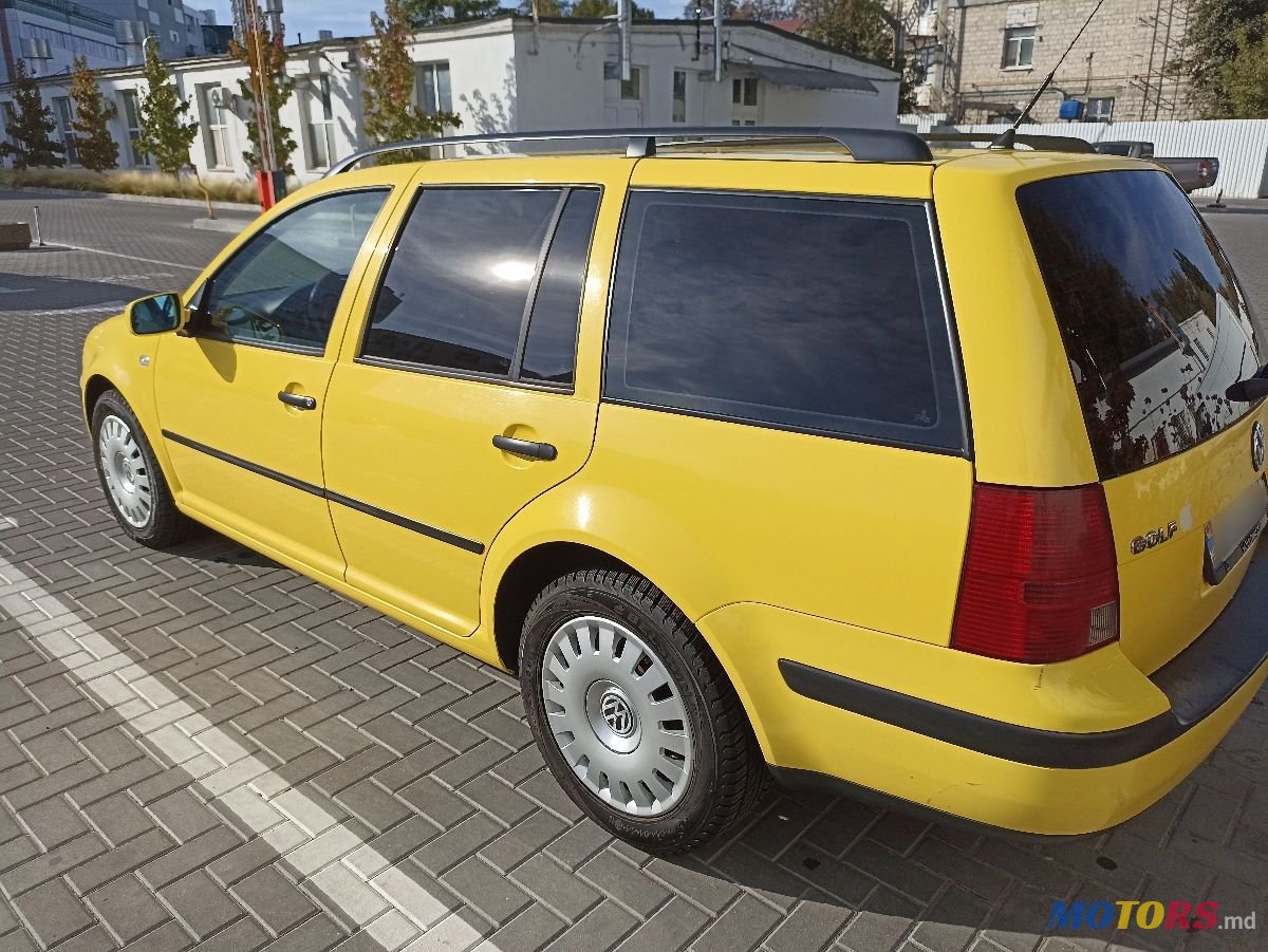 2006' Volkswagen Golf photo #3