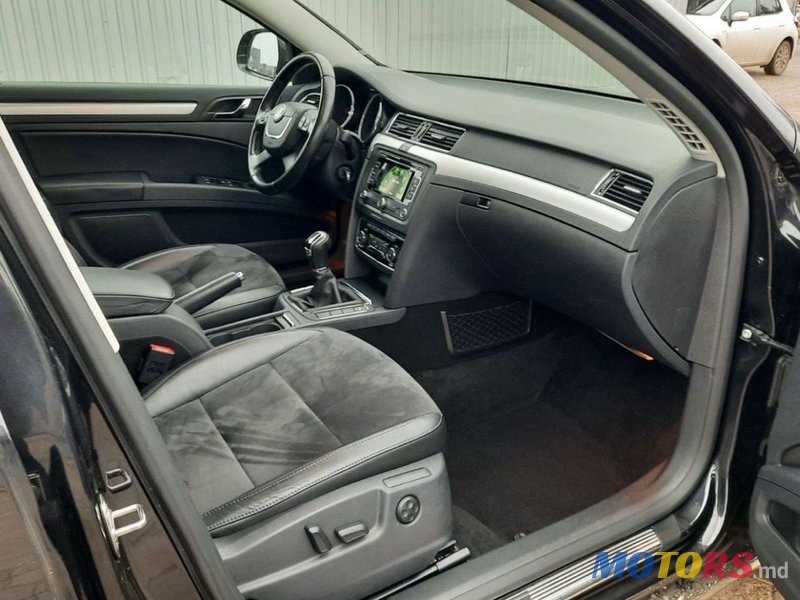 2012' Skoda Superb photo #5
