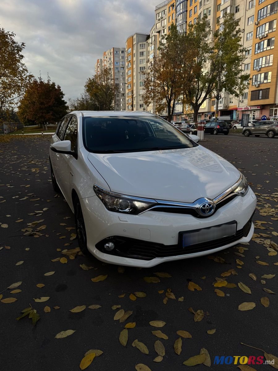 2016' Toyota Auris photo #2