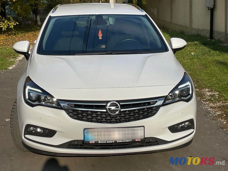 2019' Opel Astra photo #2