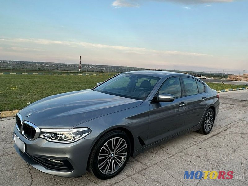 2017' BMW 5 Series photo #2