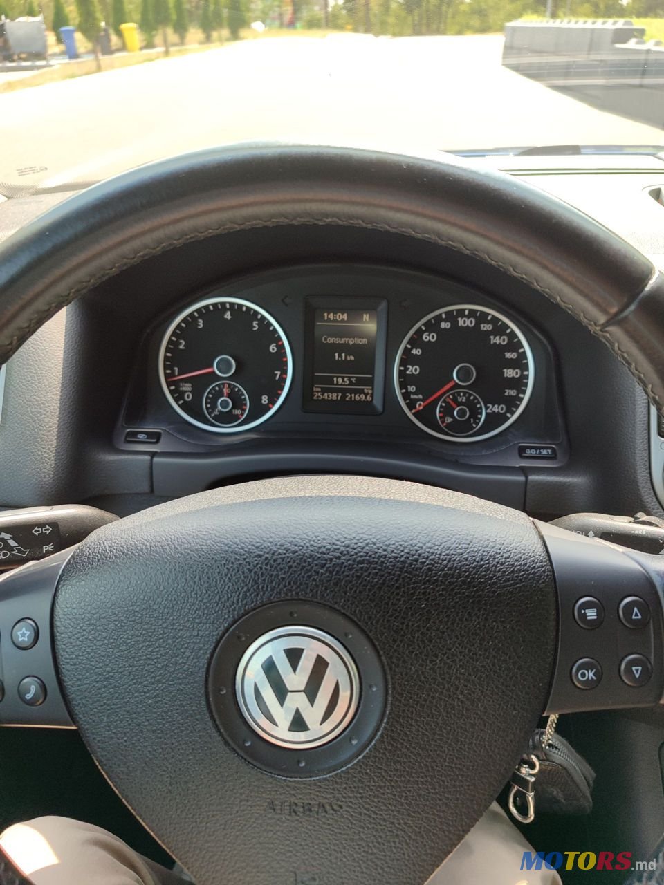 2009' Volkswagen Tiguan photo #4