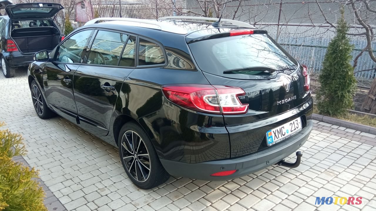 2012' Renault Megane photo #2
