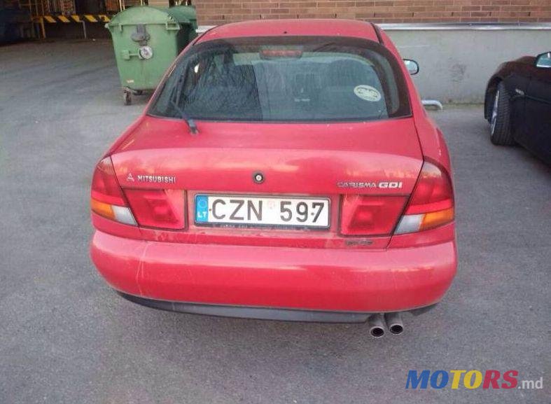 1999' Mitsubishi Carisma photo #1