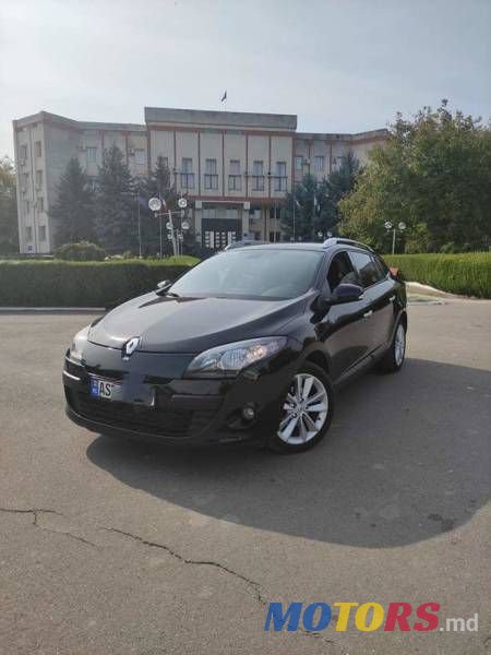 2011' Renault Megane photo #2