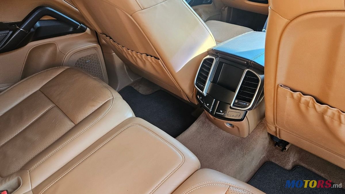 2013' Porsche Cayenne photo #4