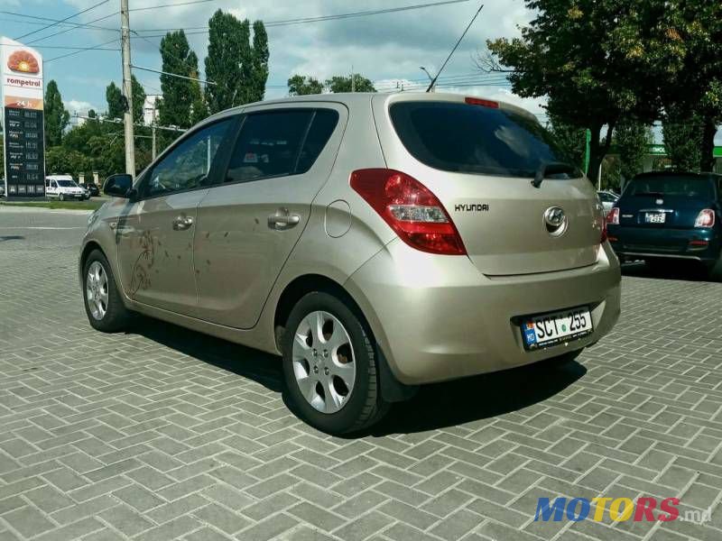 2012' Hyundai i20 photo #3