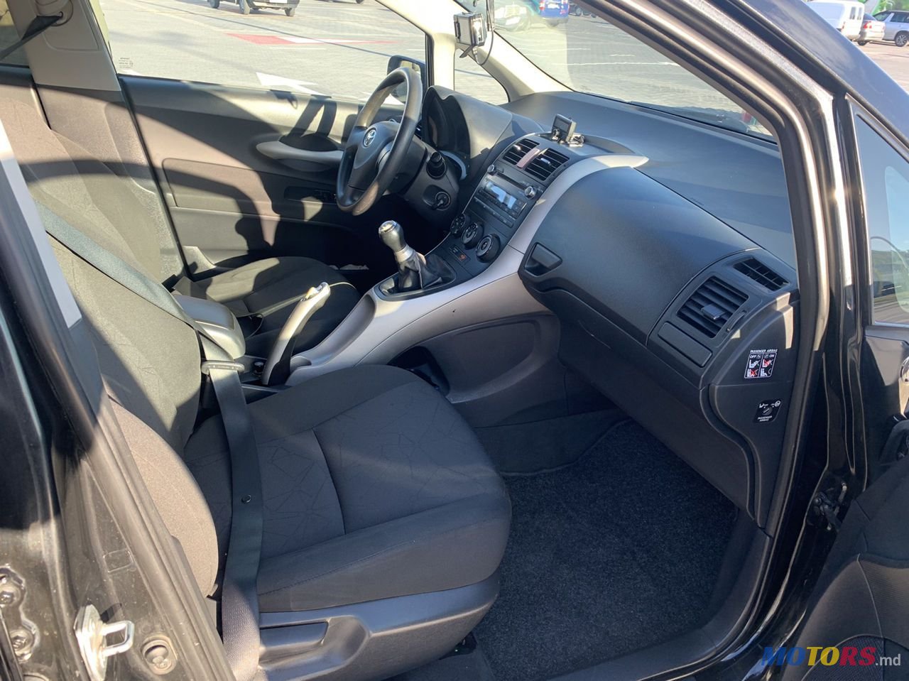 2007' Toyota Auris photo #3