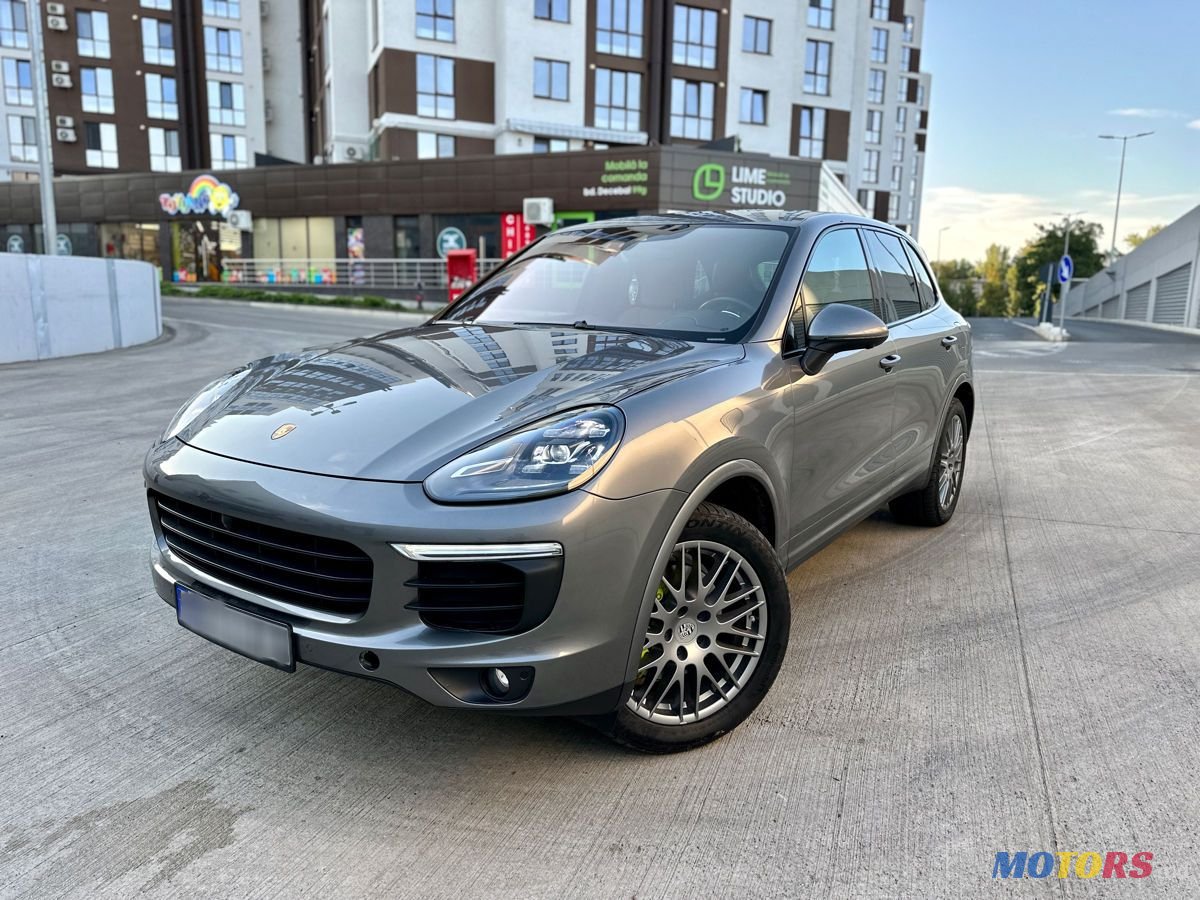 2016' Porsche Cayenne photo #2