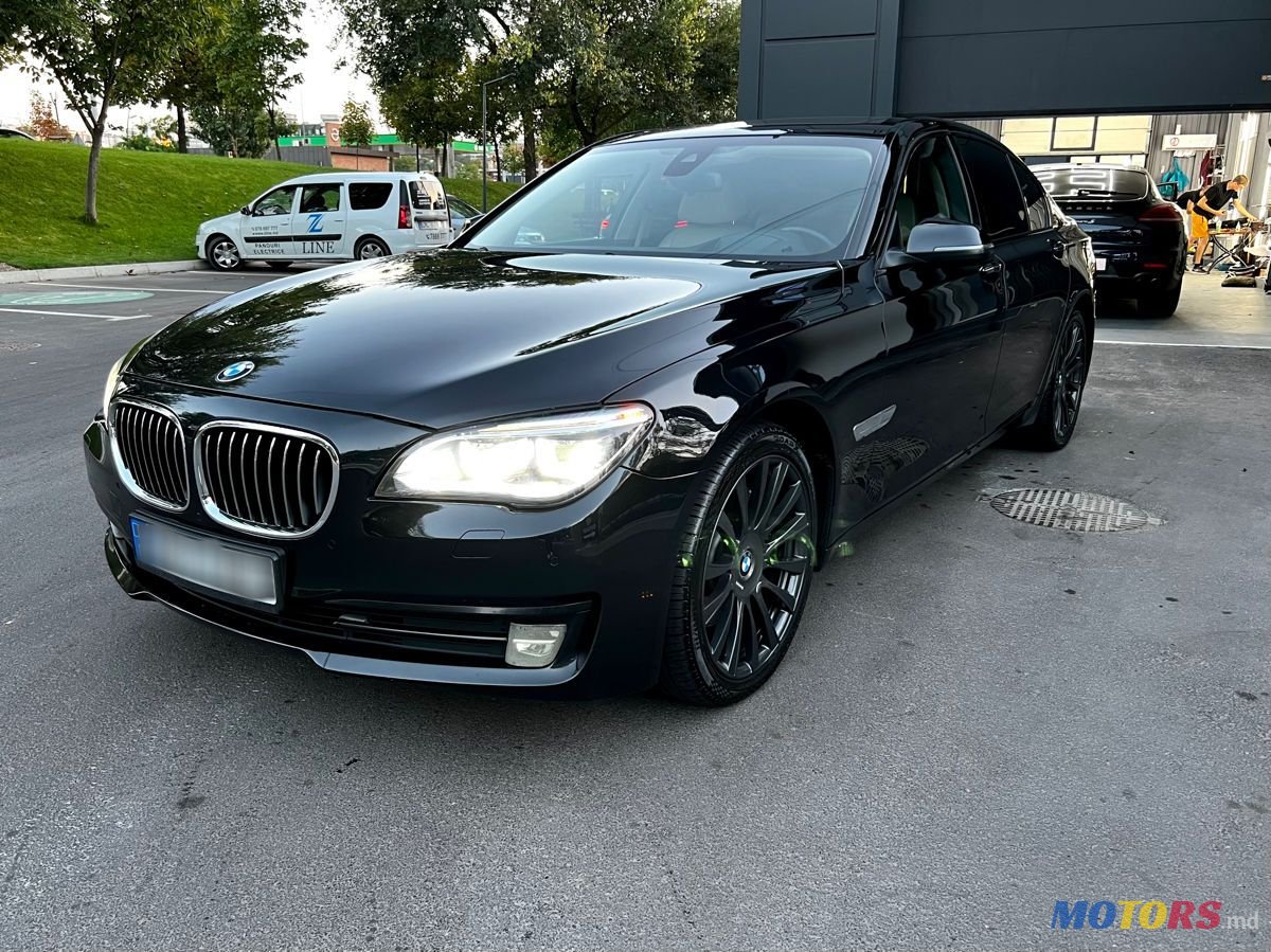 2012' BMW 7 Series photo #1
