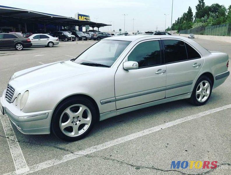 2000' Mercedes-Benz E photo #1