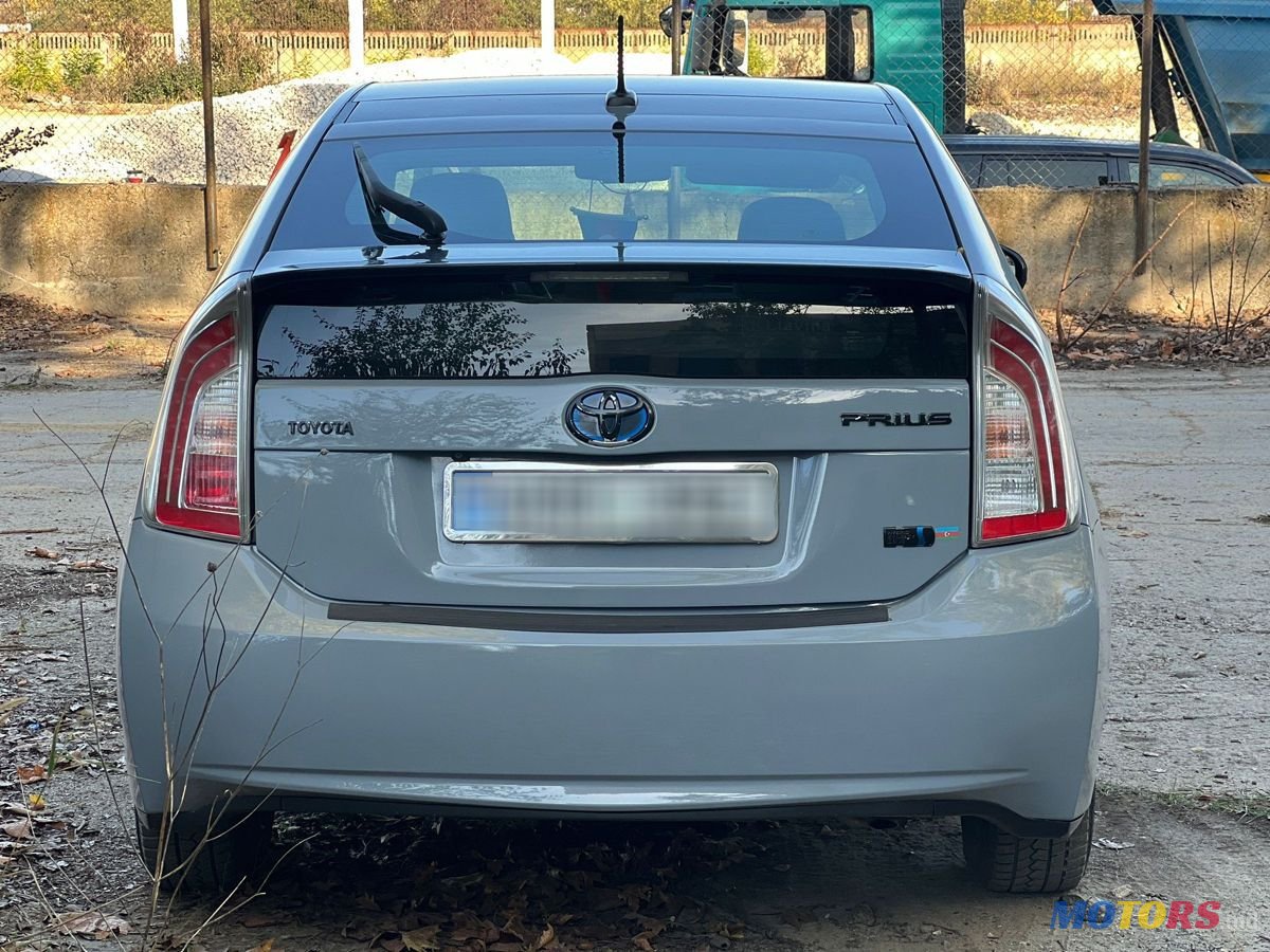 2011' Toyota Prius photo #3