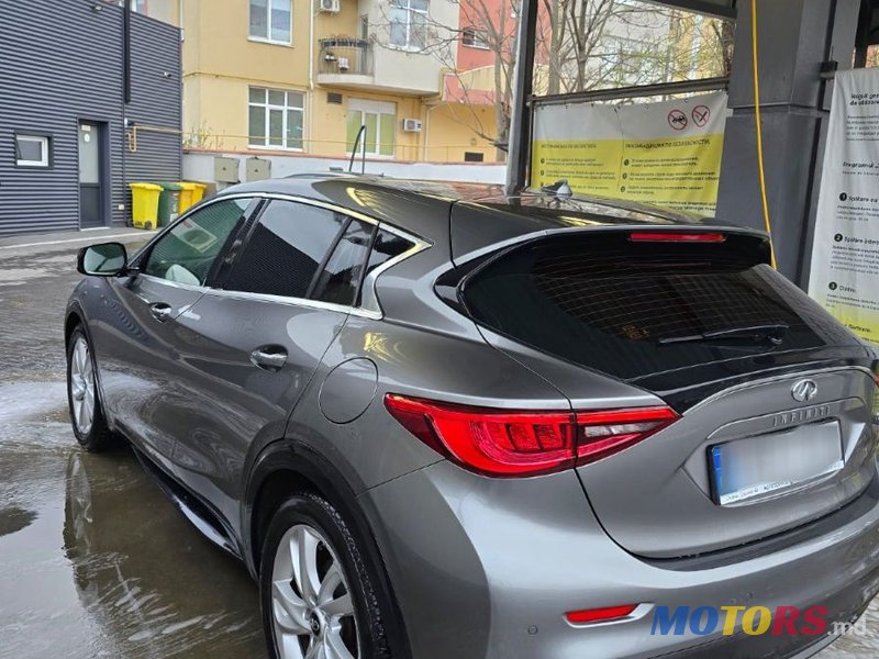 2016' Infiniti QX30 photo #6