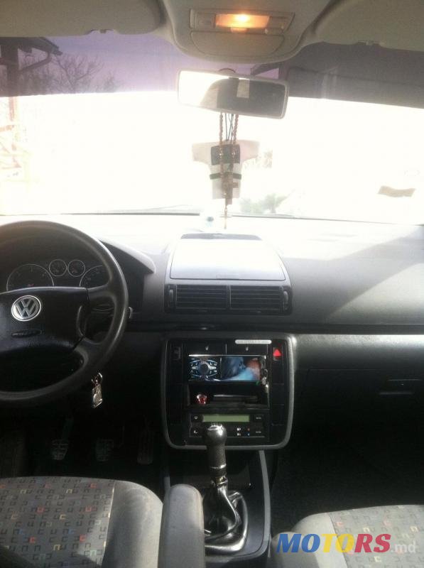 2001' Volkswagen Sharan photo #3