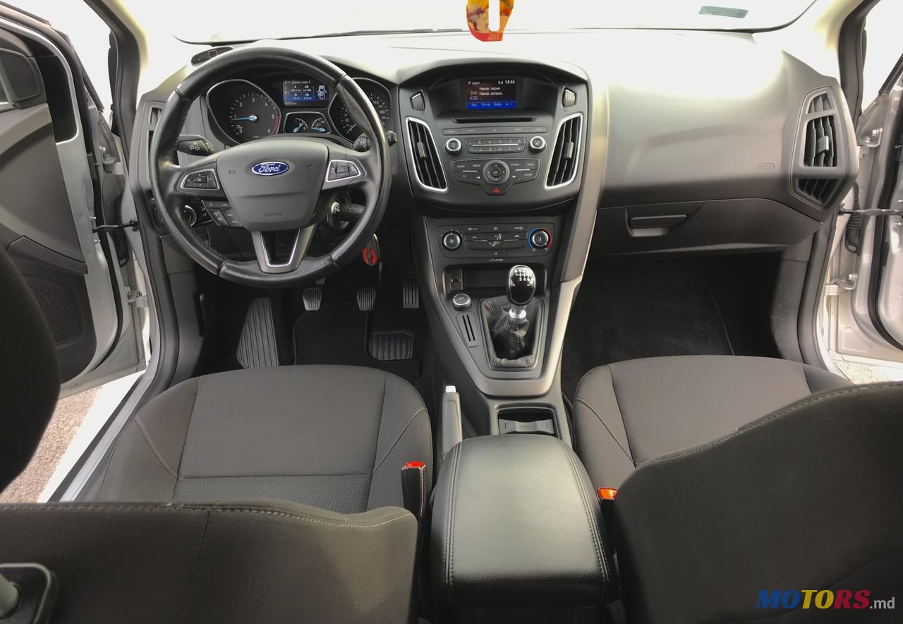 2016' Ford Focus photo #5