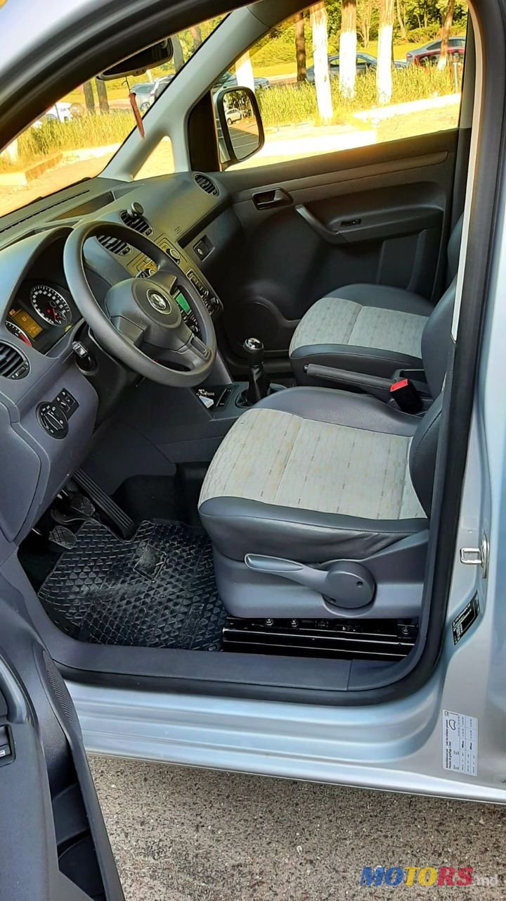 2013' Volkswagen Caddy photo #6