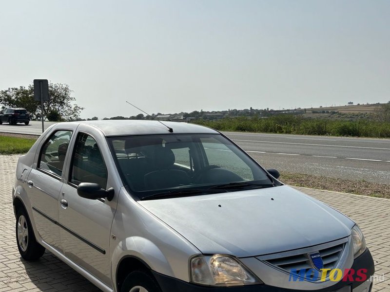 2007' Dacia Logan photo #2