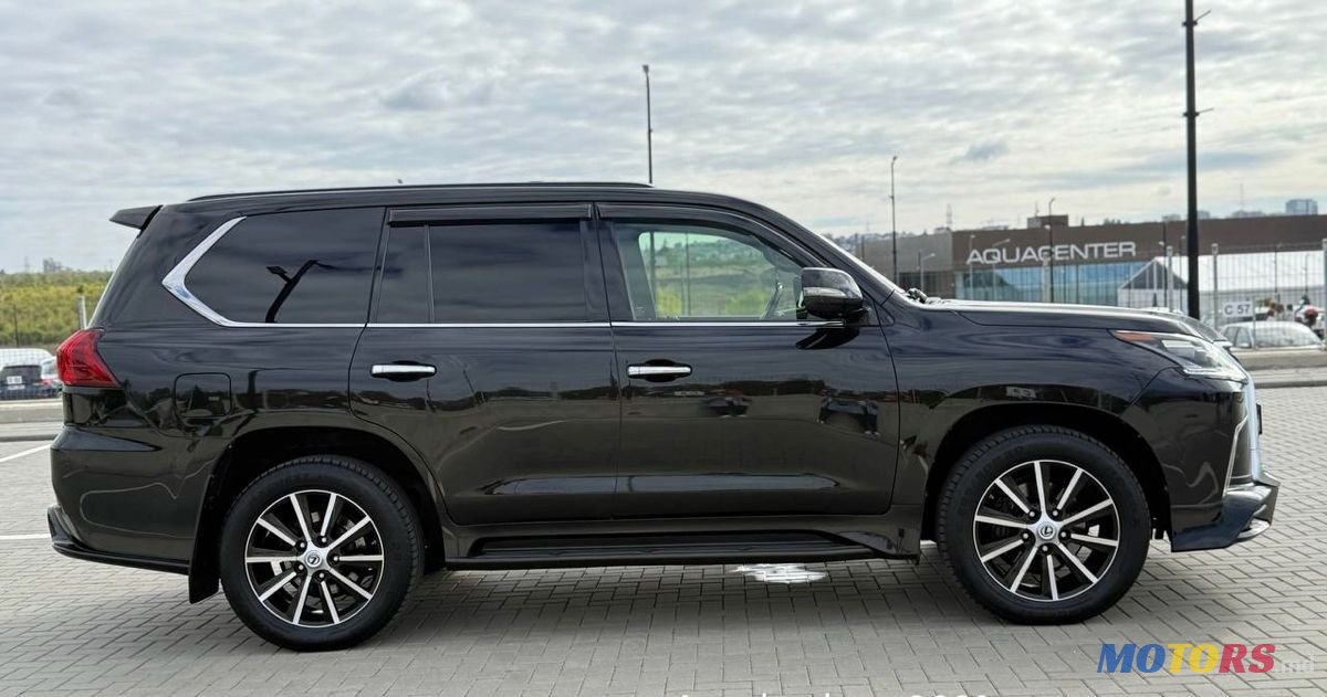 2016' Lexus Lx Series photo #4