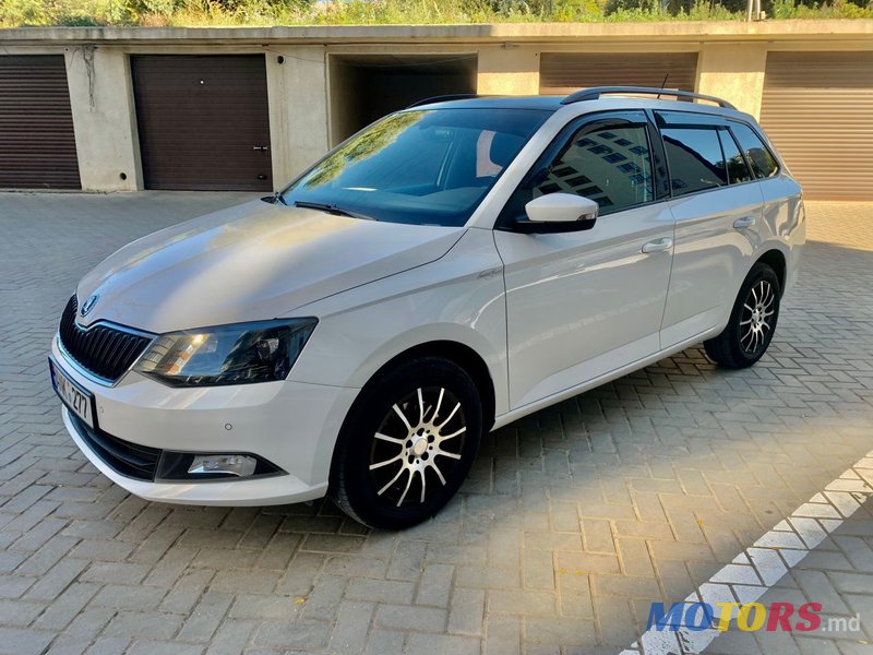 2015' Skoda Fabia photo #2