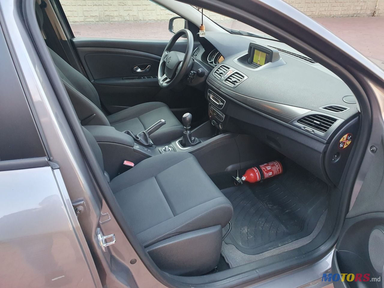 2010' Renault Megane photo #5