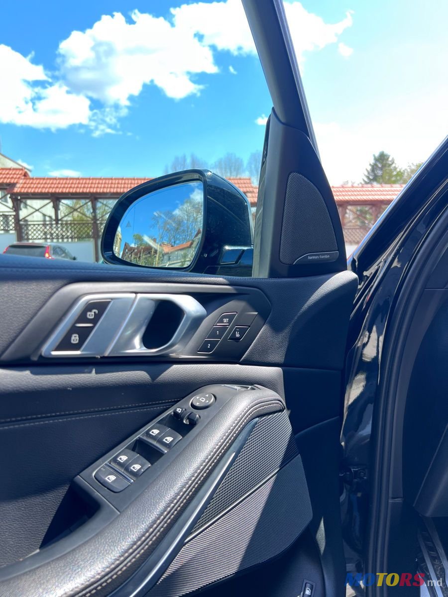 2020' BMW X5 photo #6