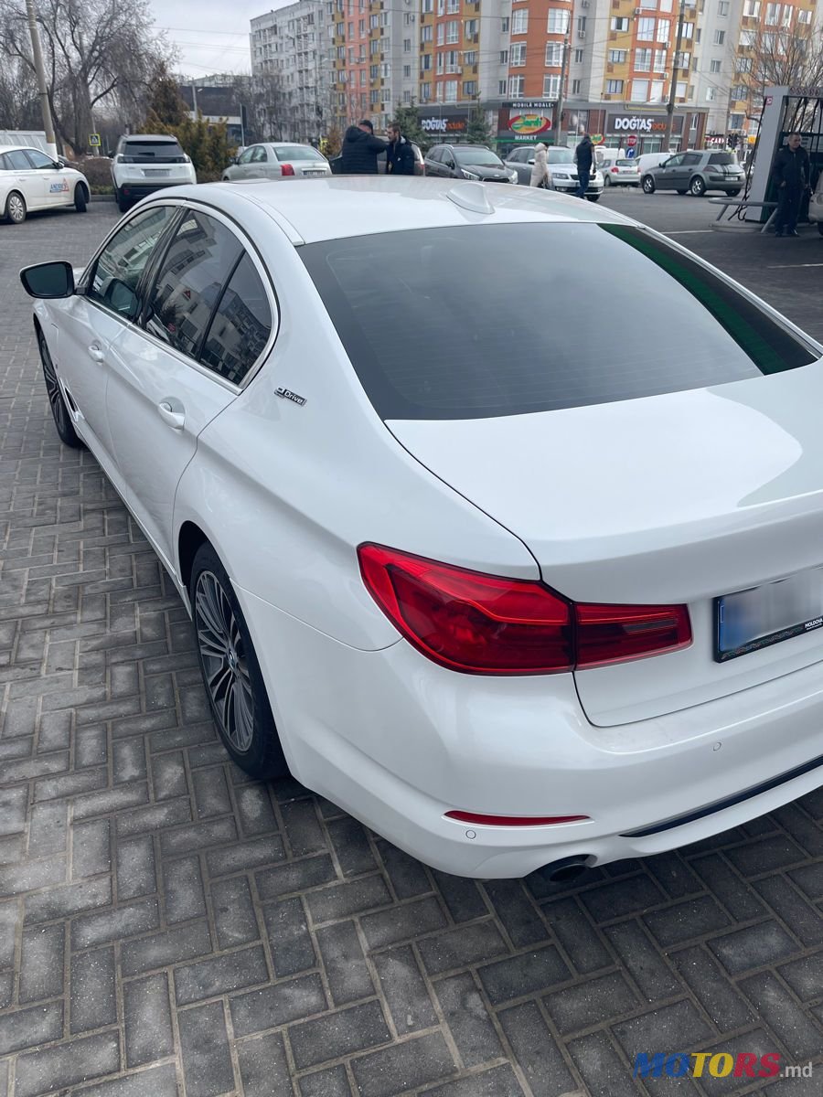 2018' BMW 5 Series photo #2