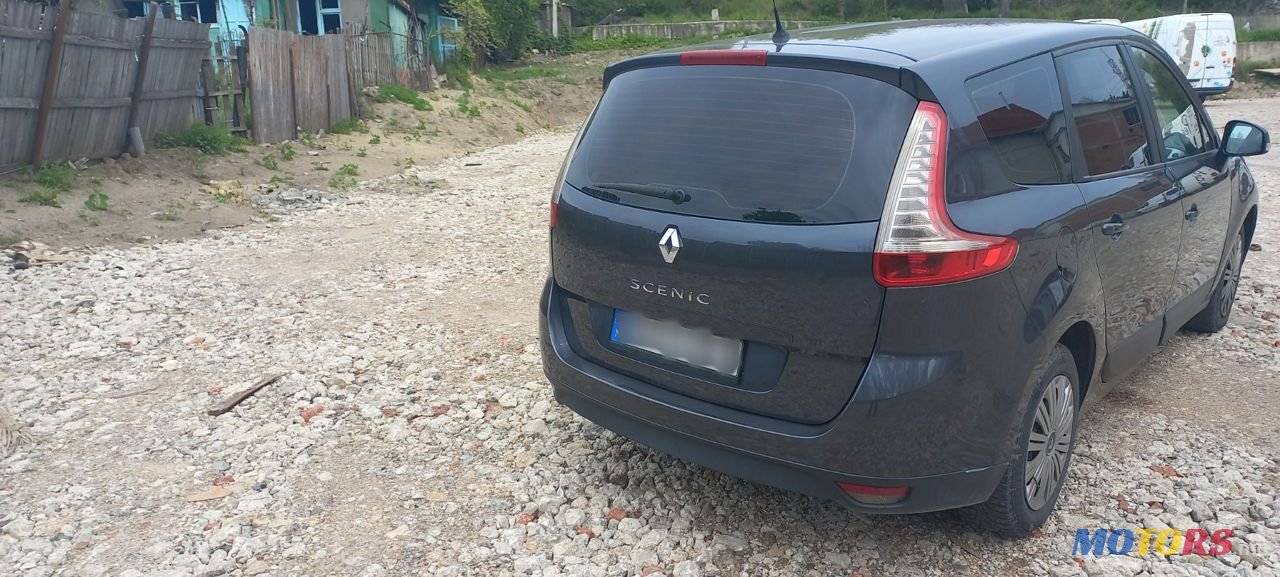 2009' Renault Grand Scenic photo #2