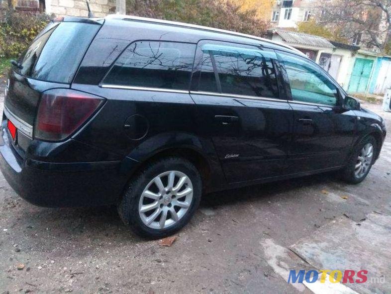 2006' Opel Astra photo #1