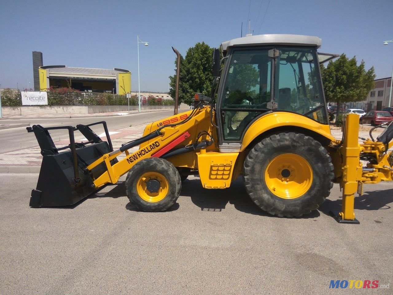 2005' New Holland photo #4