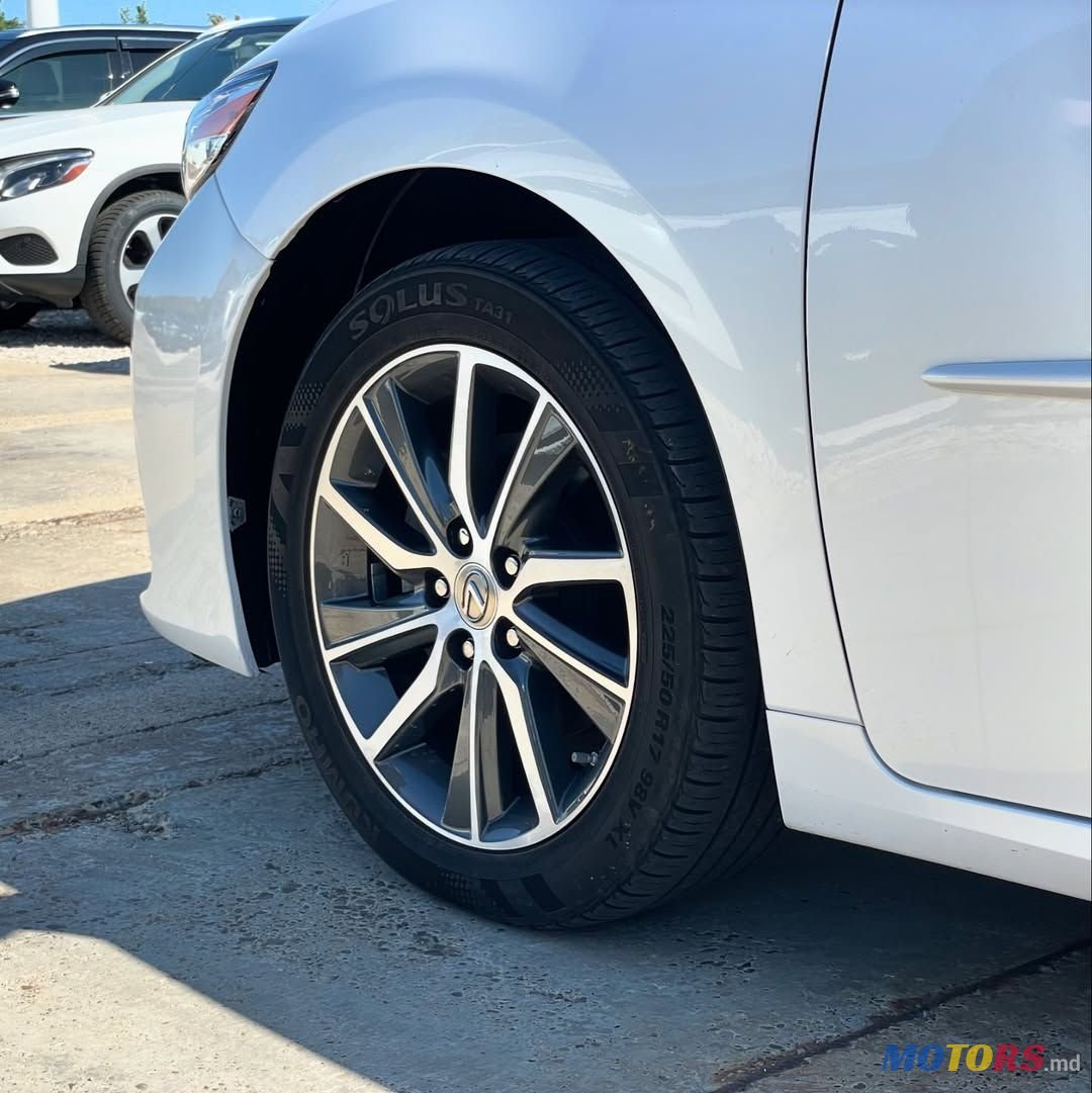 2016' Lexus Es Series photo #3